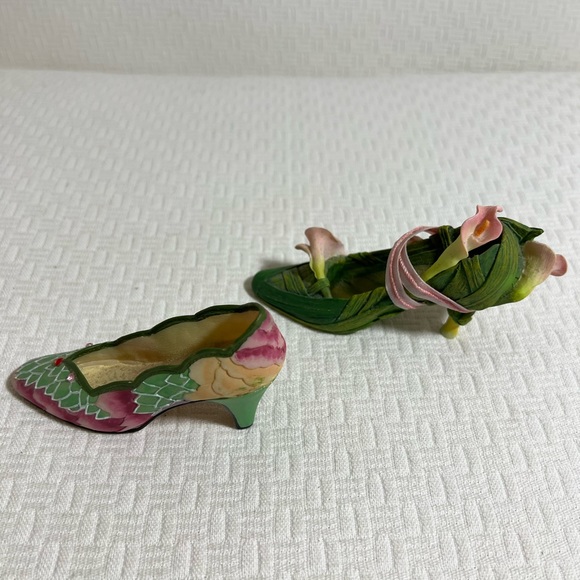 Vintage Just The Right Shoe Miniature Mini Shoes Set of 2 Collectibles - Picture 5 of 9